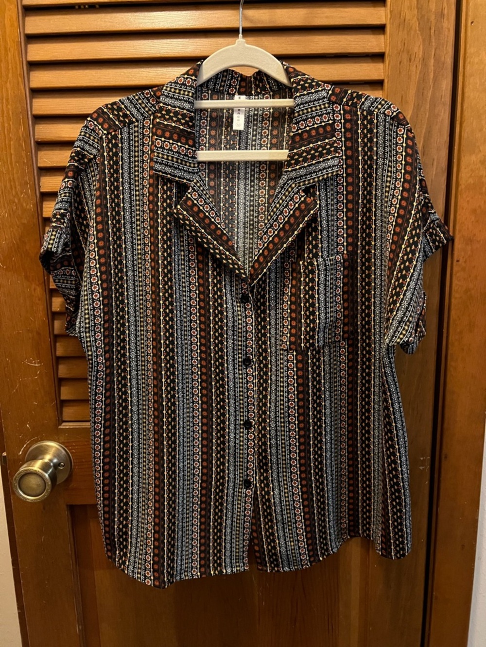 Short-Sleeve Button Shirt Collared Lightweight Flowy